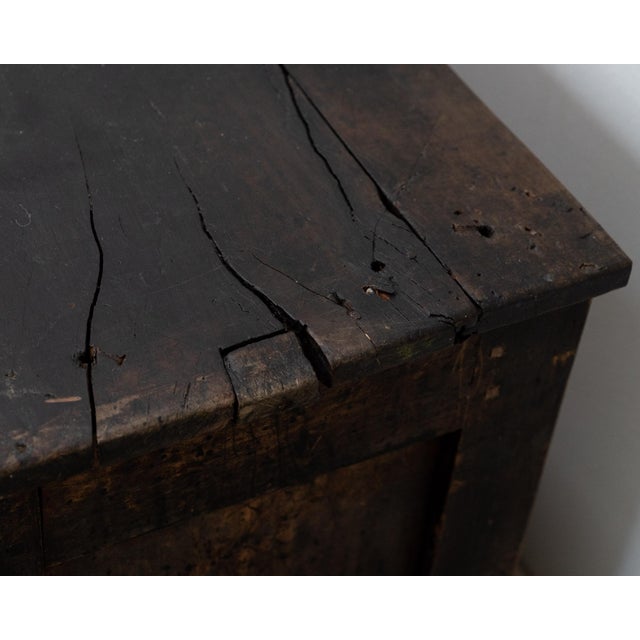 Brown 19th Century Primitive Chest of Drawers in Oak For Sale - Image 8 of 16