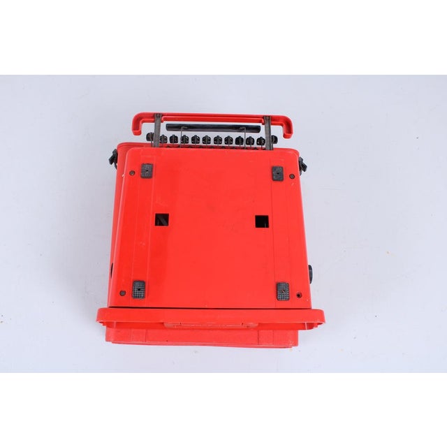 Valentine Red Typewriter by Ettore Sottsass for Olivetti, 1960s For Sale - Image 13 of 18