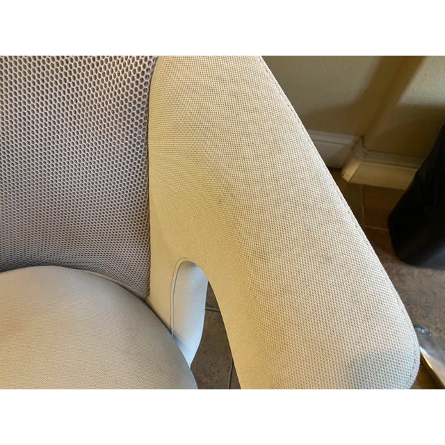 Light Gray 2000s I2i Steelcase Lounge Chairs- Set of 2 For Sale - Image 8 of 13