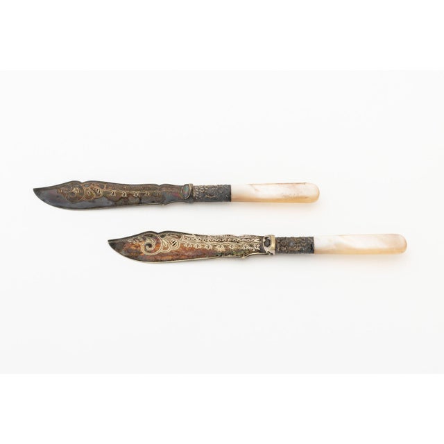 Victorian Pair of Victorian Silver Plate and Mother-of-Pearl Fish Knives For Sale - Image 3 of 13