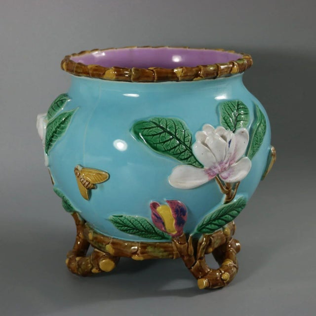 George Jones Majolica Magnolia Cache Pot For Sale - Image 4 of 11