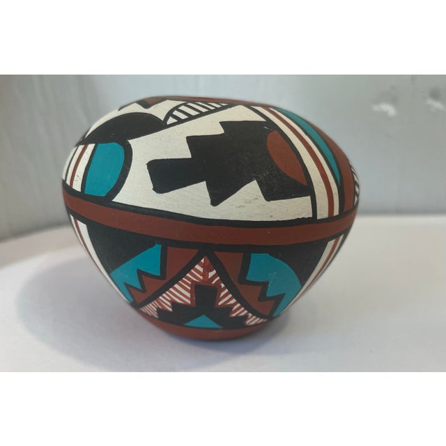 Late 20th Century Vintage New Mexico Native American Signed Hand Crafted Ceramic Vase For Sale - Image 5 of 8
