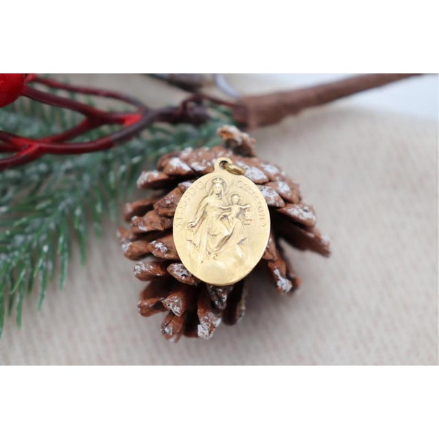 19.2k Gold Our Lady of Mount Carmel and Sacred Heart of Jesus Pendant For Sale - Image 3 of 5