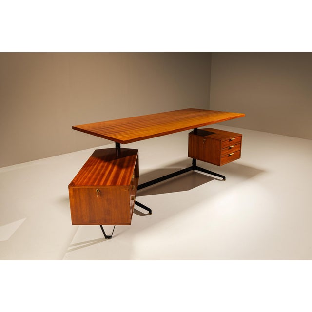 1950s Model T95 Desk by Osvaldo Borsani for Tecno, Italy, 1953 For Sale - Image 5 of 18