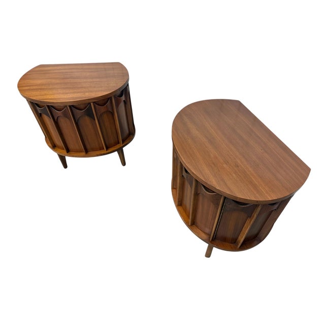 Mid-Century Modern Kent Coffey "Perspecta" Walnut Commode Nightstands - Set of 2 For Sale In Philadelphia - Image 6 of 11