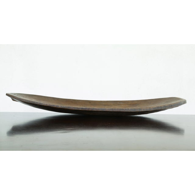 1960s Tribal Feast Offering Tray, Very Large Hand Hewn Brown Wood Bowl by the Indigenous Mentawei, Indonesia For Sale - Image 4 of 18