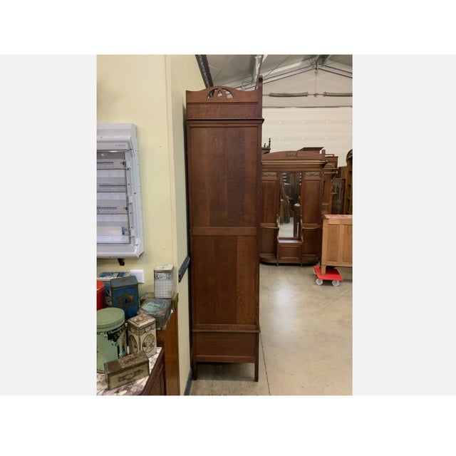 Age: circa 1910 Wood type: solid oak Condition: very good, meticulously maintained, fully restored original condition...