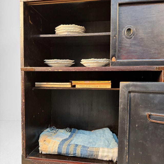 Contemporary Japanese Mizuya Tansu Storage Cabinet, 1900s For Sale - Image 3 of 18
