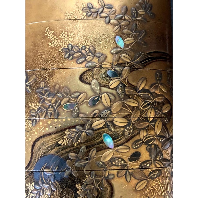 Gold Fine Japanese Lacquered Inro with Inlays by Kajikawa For Sale - Image 8 of 17
