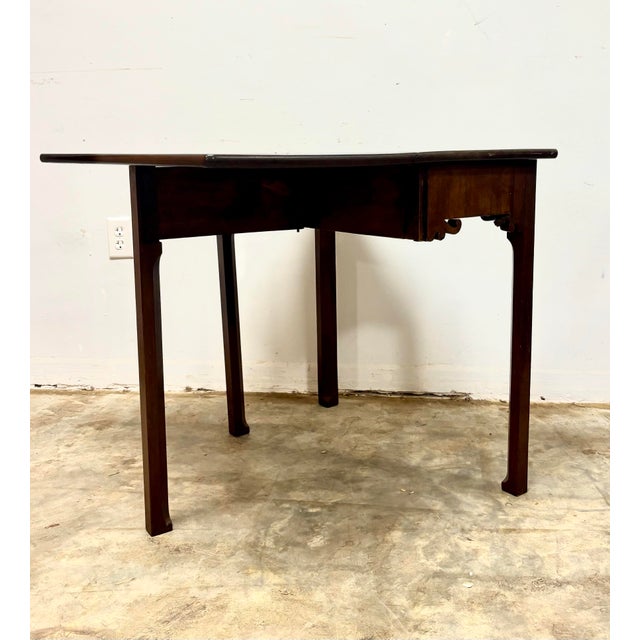 Traditional Georgian English Mahogany Gate Leg Table For Sale - Image 3 of 10