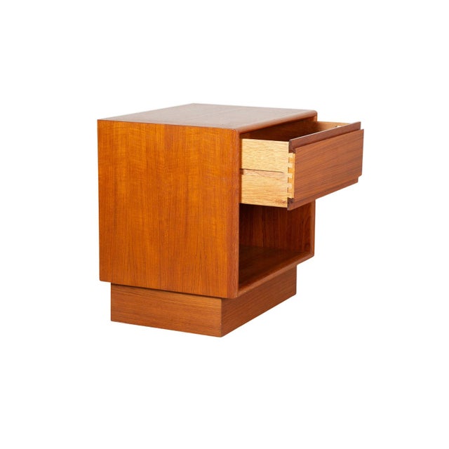 Mid-Century Modern 1970s Mid-Century Danish Teak Side Table Nightstand For Sale - Image 3 of 11