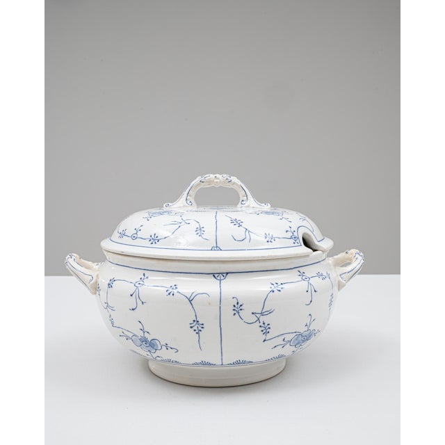 20th Century Belgian Special Edition Porcelain Tureen With Lid For Sale In Greensboro - Image 6 of 18
