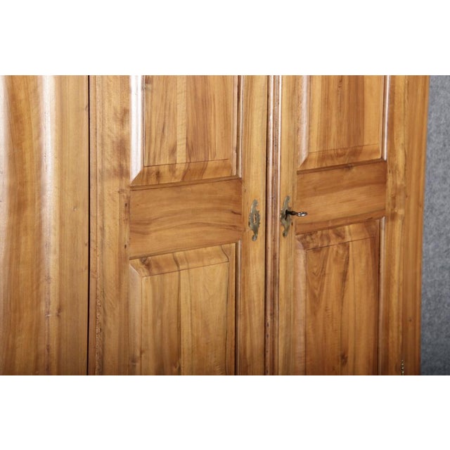 Baroque Cabinet in Walnut, 1770s For Sale - Image 16 of 18