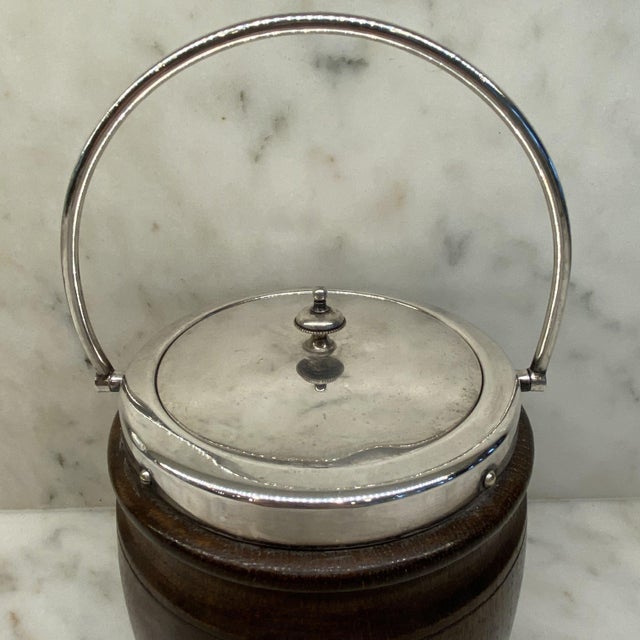 Early 20th Century British Oak Biscuit Barrel For Sale - Image 4 of 8