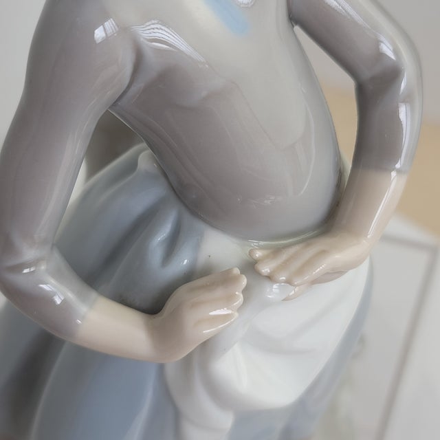 Vintage Lladro Spain Boy Meets Girl Little Couple Kissing Porcelain Figurine For Sale - Image 12 of 18
