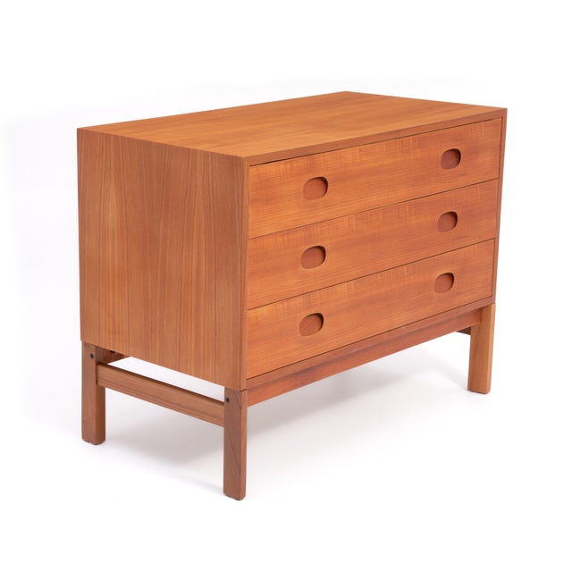 A three drawer Danish teak chest by Vitzé Møbelfabrik. Excellent size, nice proportions and very well made. All three...