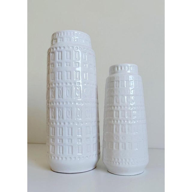 1950s Mid-Century Modern West German White Glazed Ceramic Vases by Scheurich, 1950s, Set of 2 For Sale - Image 5 of 17