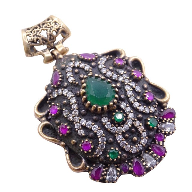 Pendant, Ottoman style, 925 sterling silver, cubic zirconia, emerald root, and ruby ​​root, 2000s - Italy Type: Pendant...
