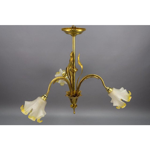 French Art Nouveau Brass and Glass 3-Light Iris-Shaped Chandelier, 1910s For Sale - Image 13 of 18