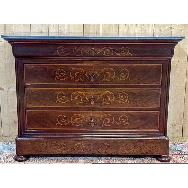 19th Century French Flame Mahogany & Inlay Commode For Sale In New York - Image 6 of 8