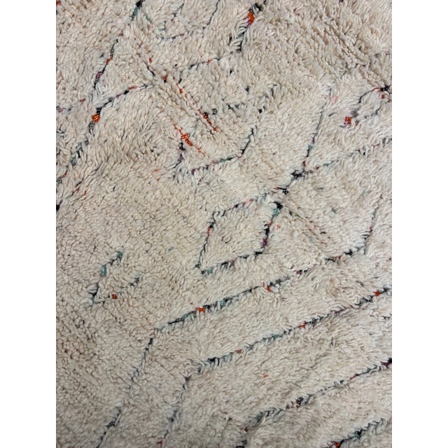 Mid-Century Modern Vintage Moroccan Beni Ouarain Handmade Rug in Wool, 2010s For Sale - Image 3 of 9