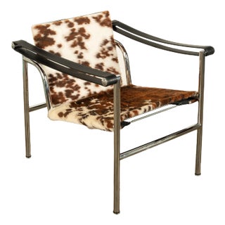 Lc1 Sling Bas­cu­lant Cow Hide Chair Le Corbusier Jeanneret & Perriand Cassina For Sale