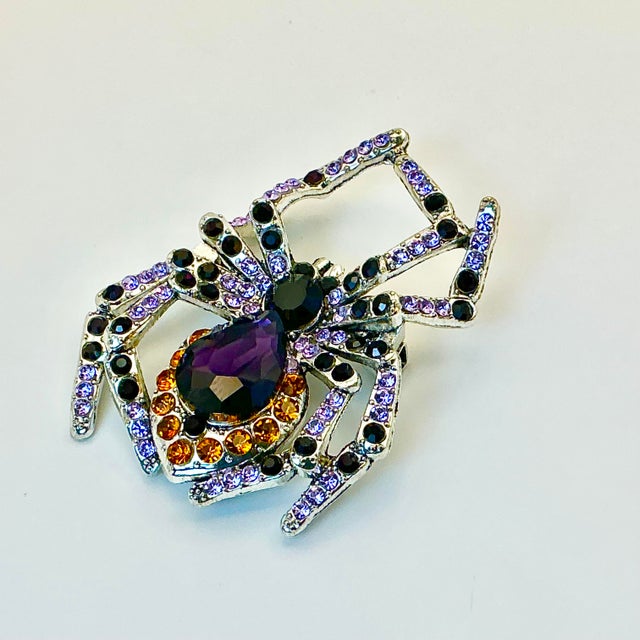 1980s Vintage Boho Chic Americana Halloween Spider Brooch For Sale - Image 9 of 18