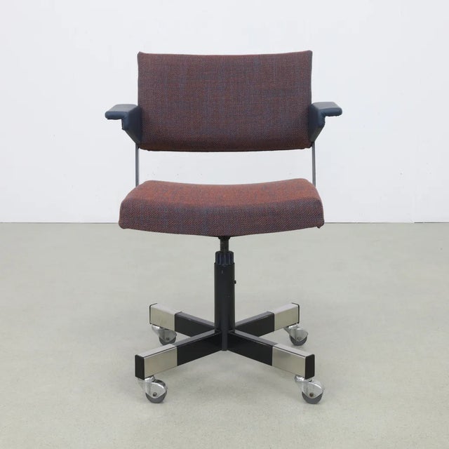 Seat height adjustable 49-59 cm I have official proof of authenticity such as vintage catalogs, designer records, or other...