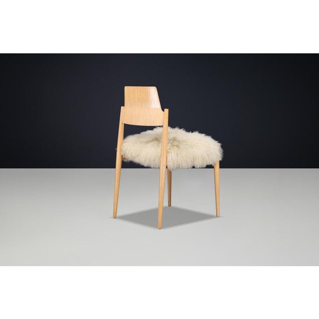 1950s 1 of 100+ SE 119 Dining Chairs in Tibetan Ecru Sheepskin attributed to Egon Eiermann, 1950s For Sale - Image 5 of 10