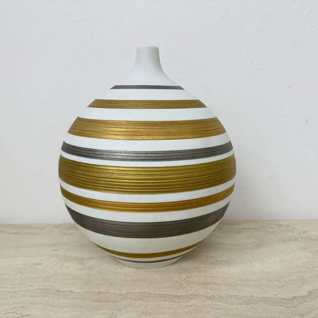 Mid-Century Porcelain Vase from Hutschenreuther, 1970s For Sale - Image 15 of 18