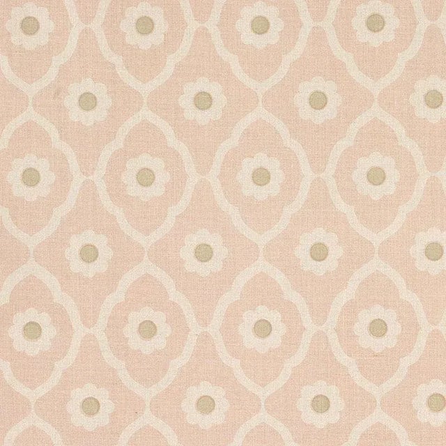 An abstracted floral, Soundness is a mid-scale design rooted in traditional Islamic patterns. Handprinted in England, it...