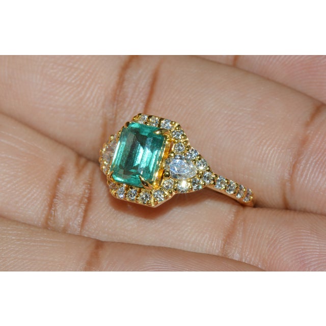 Late 20th Century Certified Natural 2.82cts Emerald Diamond Solid 18k Yellow Gold Halo Ring, Size 6.5 For Sale - Image 12 of 13