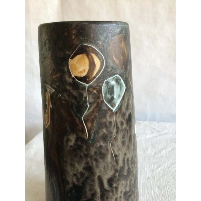 Brown 1960s Painted Ceramic Vase Depicting Objects from a Fête For Sale - Image 8 of 11