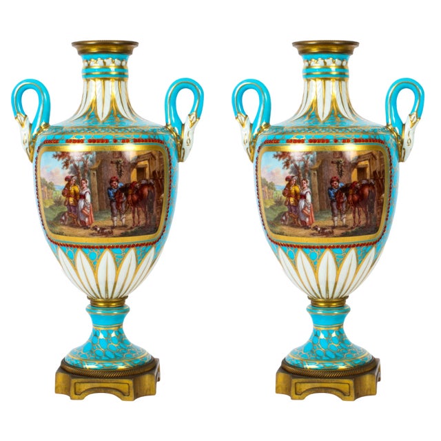 19th Century French Porcelain Urns, Set of 2 For Sale
