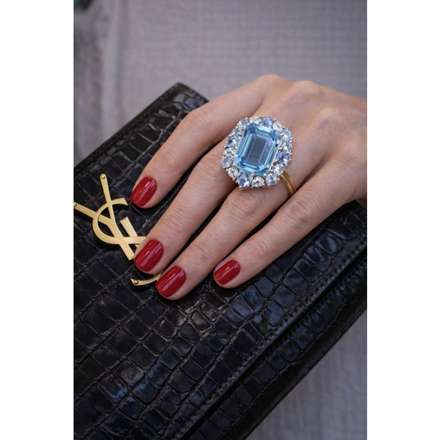 Gemstone Bochic Capri Vintage 7ct Blue Topaz & White Sapphire Ring, 18K Gold For Sale - Image 7 of 11