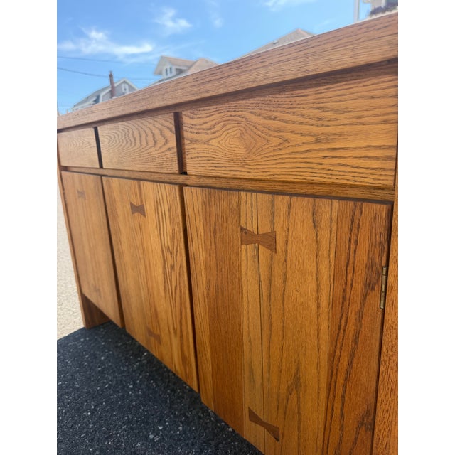 1970s Mid Century Modern Bowtie Credenza by Russel Wright for Conant Ball For Sale - Image 5 of 6