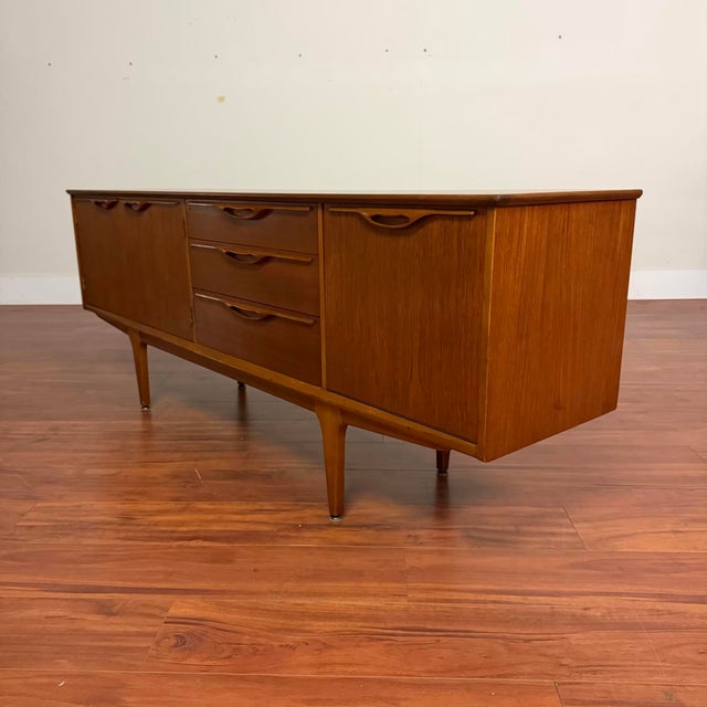 Mid-Century Modern Jentique Vintage Teak Mid-Century Sideboard Bar For Sale - Image 3 of 15