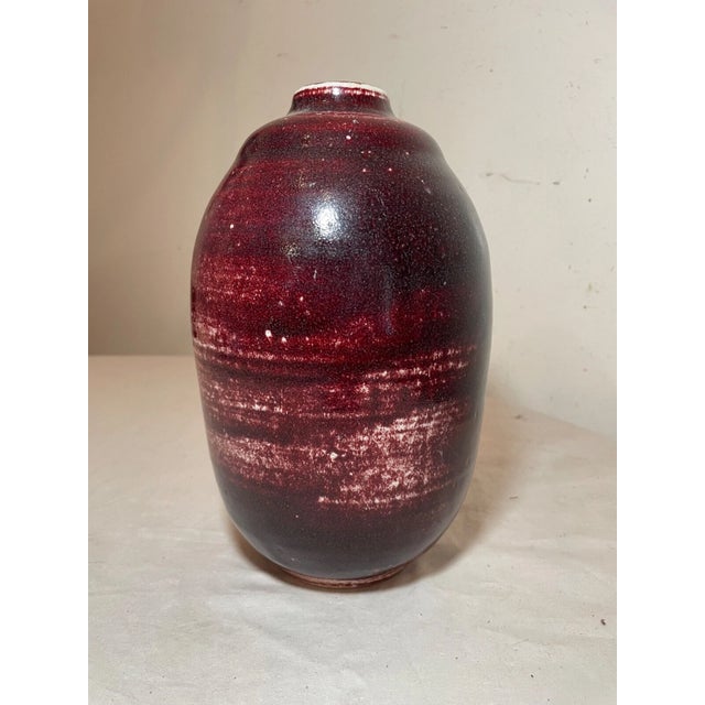 Red Rare Vintage Handmade Dean Maxfield Mullavey Nationals Ox Blood Red Pottery Vase For Sale - Image 8 of 12