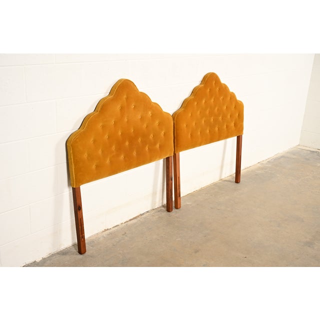 Grosfeld House Grosfeld House Style Mid-Century Hollywood Regency Tufted Velvet Upholstered Twin Headboards, Pair For Sale - Image 4 of 13