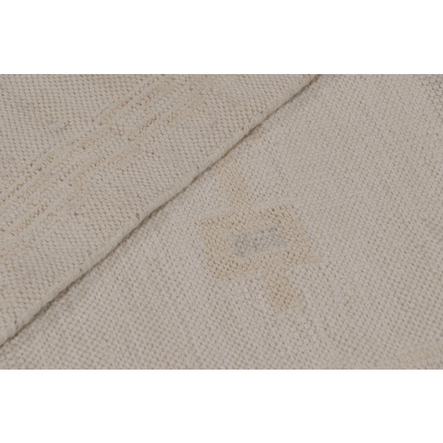 Cream Rug & Kilim’s Scandinavian-Inspired Runner Rug, Minimalist Geometric Patterns For Sale - Image 8 of 8