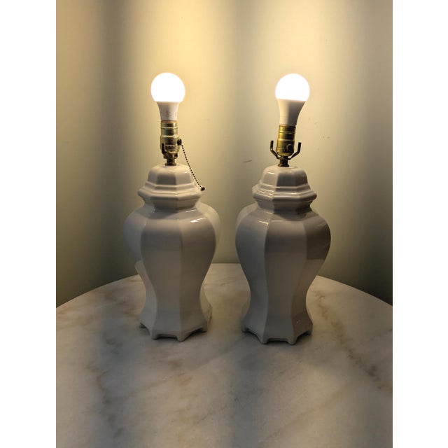 Vintage White Ceramic Ginger Jar Lamps, a Pair For Sale - Image 4 of 8