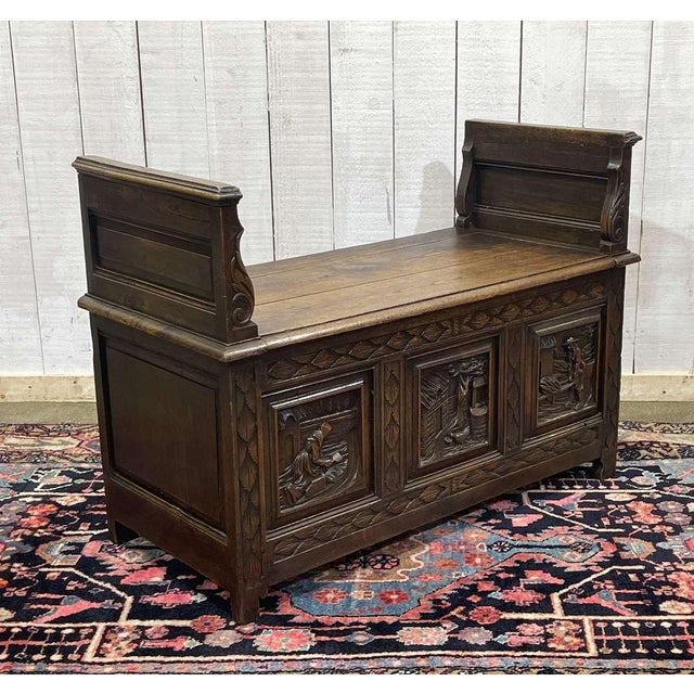 Early 20th Century Breton Storage Bench in Oak and Chestnut For Sale - Image 9 of 16