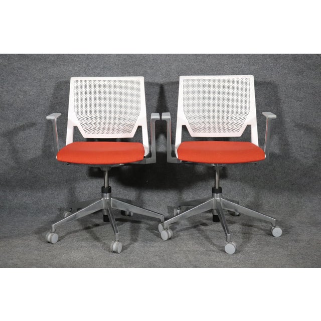 Mid 20th Century Mid 20th Century Pair of Mid-Century Modern Office Chairs - 2 Pieces For Sale - Image 5 of 11