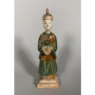 Sculpture of a Mingqi servant, China, Ming Dynasty (1368-1644) For Sale