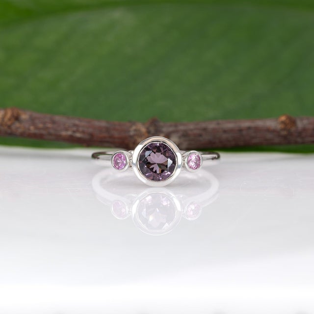 2020s Purple Spinel Ring With Purple Sapphire Accents: Solid 14k Gold, Size 6.75 For Sale - Image 5 of 9