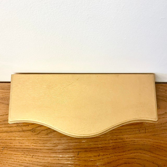Brass Mid-Century Neoclassical Hollywood Regency Syroco Style Wall Bracket Shelf, Shell Accent For Sale - Image 8 of 9