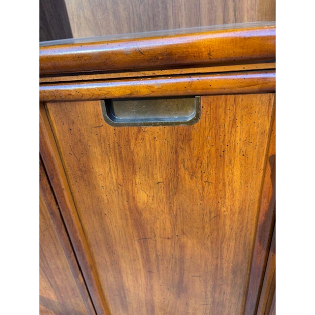 1960s 1960s Beautiful Stanley Mid-Century Modern Hutch/China Cabinet For Sale - Image 5 of 9