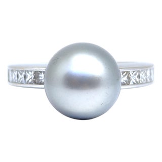 Mikimoto 18k White Gold Silver Akoya Pearl and Diamond Ring, Size 6.5 For Sale