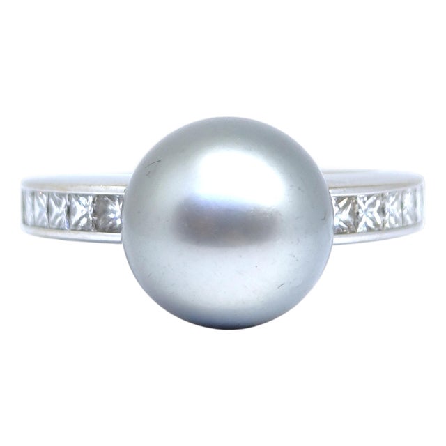 Mikimoto 18k White Gold Silver Akoya Pearl and Diamond Ring, Size 6.5 For Sale