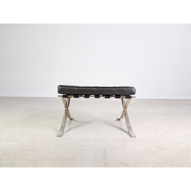 Barcelona Stool in Leather by Mies Van Der Rohe for Knoll International For Sale - Image 4 of 13
